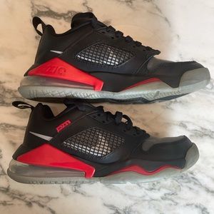 Nike Jordan MARS 270 kids 6, will fit a women’s 7.5-8